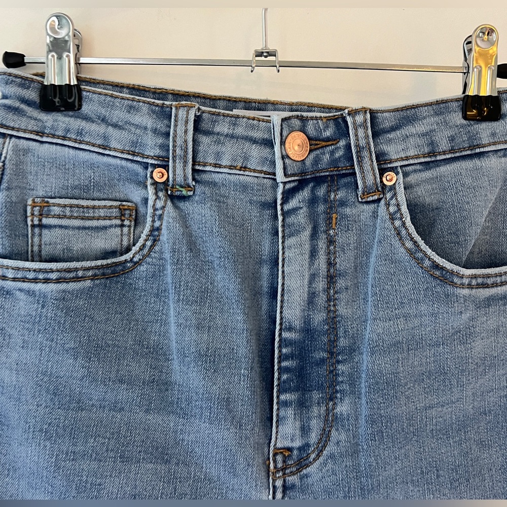 Bershka High Rise Blue Jeans with Classic Denim Style - Picture 2 of 5